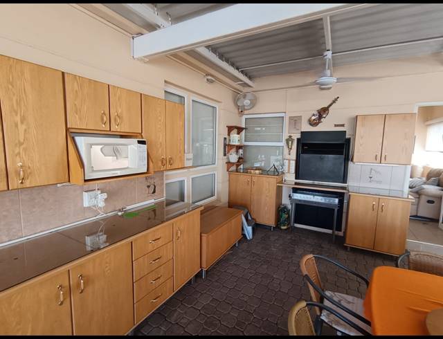 3 BEDROOM TOWNHOUSE FOR SALE IN PROTEA PARK
